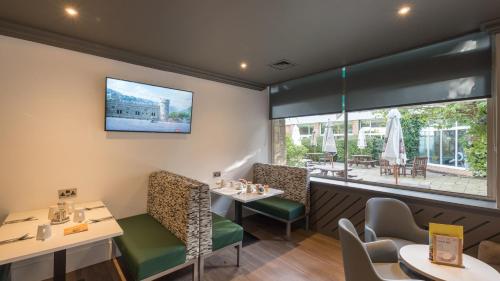 Holiday Inn Swindon an IHG Hotel - image 4