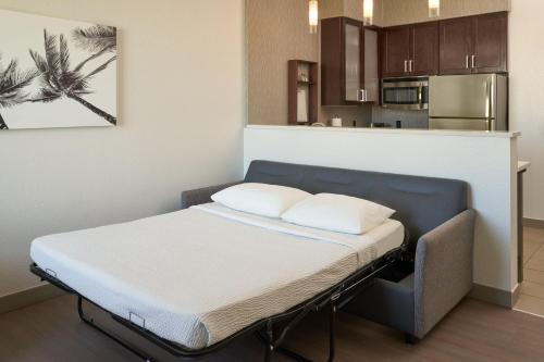 Residence Inn by Marriott West Palm Beach Downtown/Rosemary Square Area - image 11