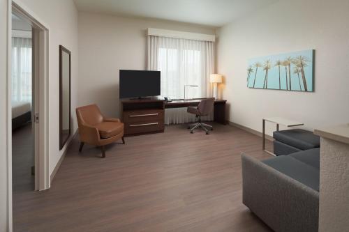 Residence Inn by Marriott West Palm Beach Downtown/Rosemary Square Area - image 11