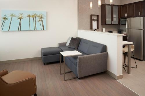Residence Inn by Marriott West Palm Beach Downtown/Rosemary Square Area - image 2
