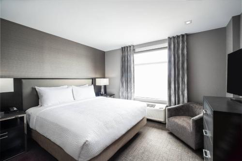 Residence Inn by Marriott Weehawken - image 10