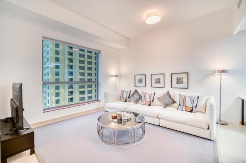 Elite 1 BR in JBR with Marina Views, Dubai