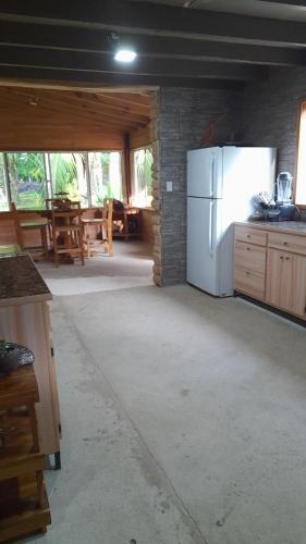 dapur, Barton Creek Unique Resort in Seven Miles El Progresso