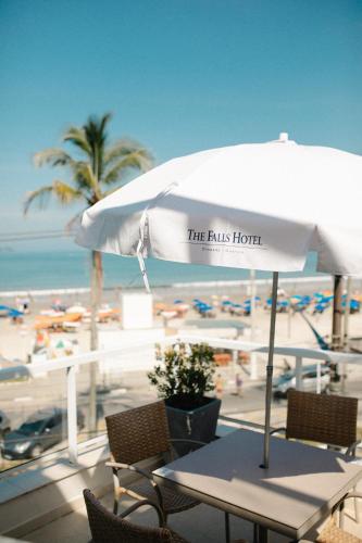 The Falls Hotel - Frente mar