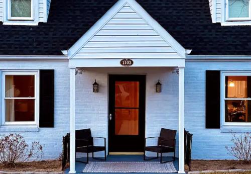 All Seasons Cottage - Game Room - Firepit By Zen Living Short Term Rental in Luray