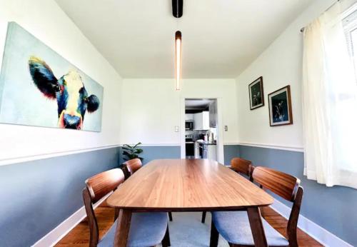 All Seasons Cottage - Game Room - Firepit By Zen Living Short Term Rental in Luray