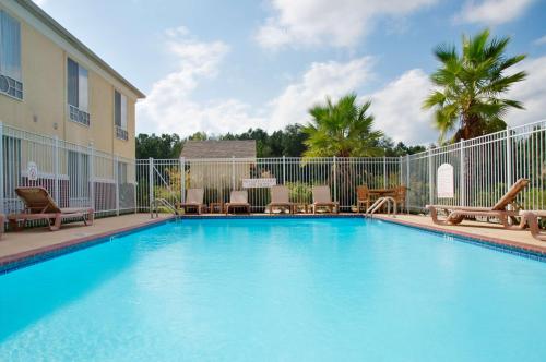 Express Inn Leesville Ft Johnson, SureStay Collection by Best Western thumb 2