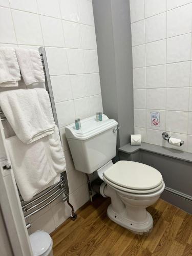 The Crown Aldbourne Room Type - Twin Room