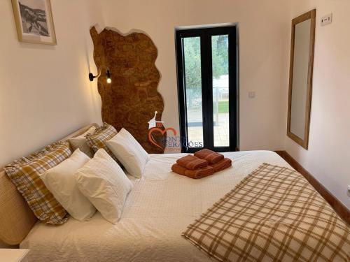 Monte Geracoes - Complete House - Heated pool - Typical Algarvian - close to Quinta Lago Vale Lobo a in Almancil Town Center