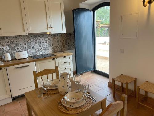 Monte Geracoes - Complete House - Heated pool - Typical Algarvian - close to Quinta Lago Vale Lobo a in Almancil Town Center