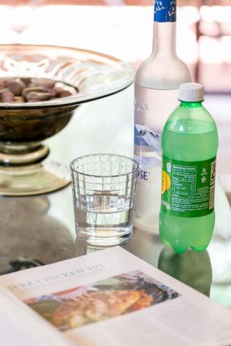 Choose To Be Happy at Argyle Apt #3 - 1-BR w Pool, Kingston (zdjęcie 6)