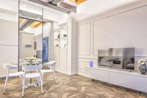 Modern Art Suite in Florence - image 12