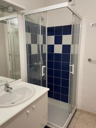 La Pause Larzac-Parking privé-A 20 min de Millau (La Pause Larzac-Parking prive-A 20 min de Millau) in لا كافاليري