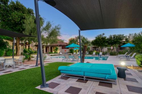 Modern 3-BR Condo near Kierland