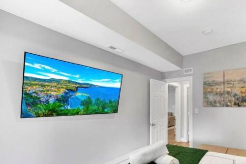 Spacious Haven - 8-Minutes to Chicago - Sleeps 10 thumb 3