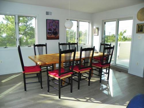 5 Bedrooms On Private Lane! in Loveladies, USA
