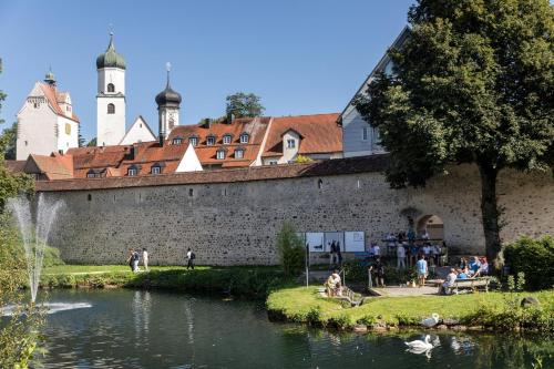 StayZen Holz & Hirsch Deluxe Hideaway zentral mit Parkplatz StayZen Holz & Hirsch Deluxe Hideaway zentral mit Parkplatz