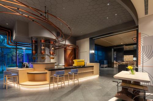 Bar/lounge, Even Shanghai Hongqiao Cbd By IHG near Hongqiao Railway Station