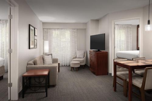 2 bedrooms, 3 beds