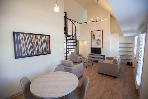 Onyx Hotels