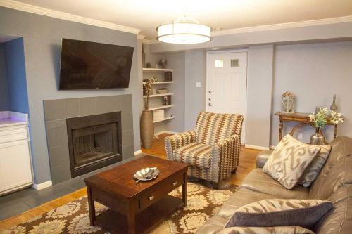 Three-Bedroom Premium Apartment image 7