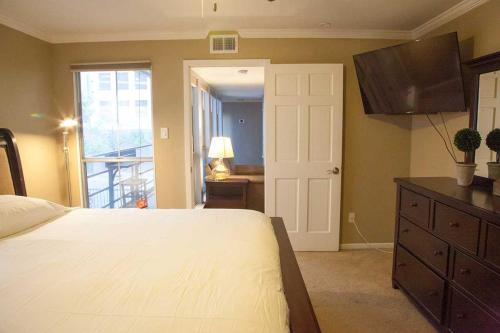 Three-Bedroom Premium Apartment image 1