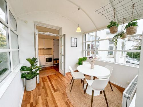 Stylish house in Arhus with private entrance in Aabyhoj