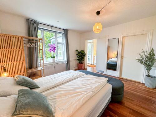 Stylish house in Arhus with private entrance in Aabyhoj