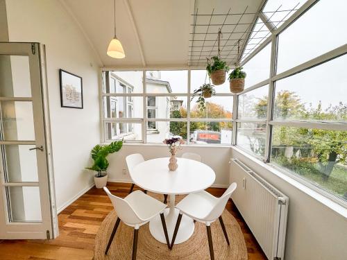 Stylish house in Arhus with private entrance in Aabyhoj