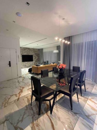 Luxury 4 Bed Apartment in Sadaf 8 on The Walk JBR, Dubai