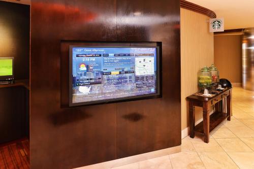 Courtyard by Marriott Denver Cherry Creek - image 3