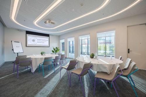 Park Inn by Radisson Amsterdam City West - image 2