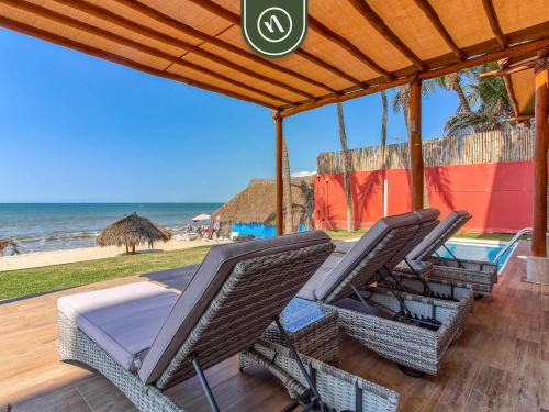 Oceanview 4 BR Condo - Pool - Beach - Terrace in Mezcales, Mexico