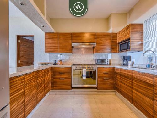 Oceanview 4 BR Condo - Pool - Beach - Terrace in Mezcales, Mexico