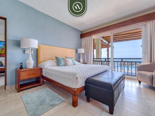 Oceanview 4 BR Condo - Pool - Beach - Terrace in Mezcales, Mexico