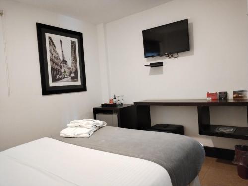 Standard Double Room image 2