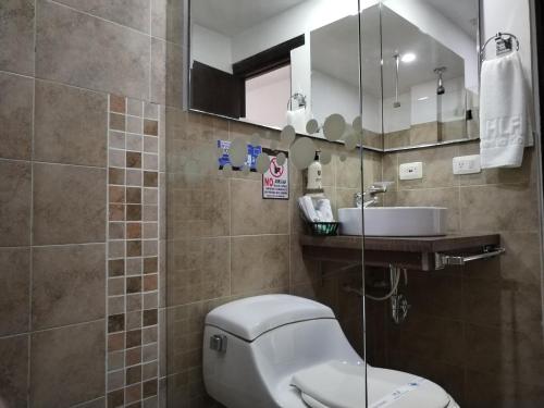 Deluxe Double Room with Two Double Beds image 5