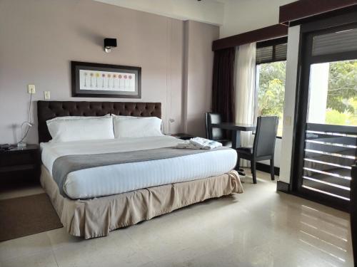 Superior Double Room image 10