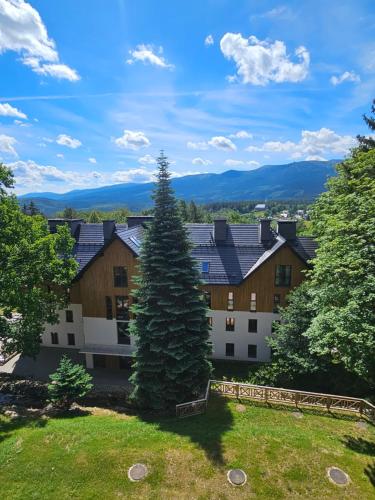 Pine Point Apartament with shared Pools, Jacuzzi, Sauna & Gym, Szklarska Poręba