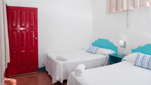 2 twin beds