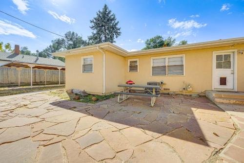 Cozy Colorado Springs Home Near Garden of the Gods in Knob Hill
