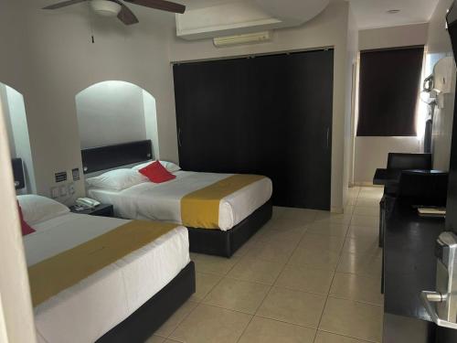 Hotel Maioris Guadalajara - Tap to explore photos