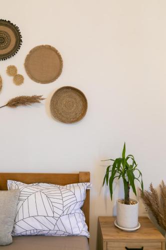 Bali Villa Style Studio For Digital Nomads - Tap to explore photos