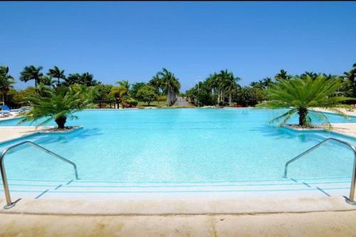 Piscina, KK'S Elite Escape with SOLAR in Plantation Village