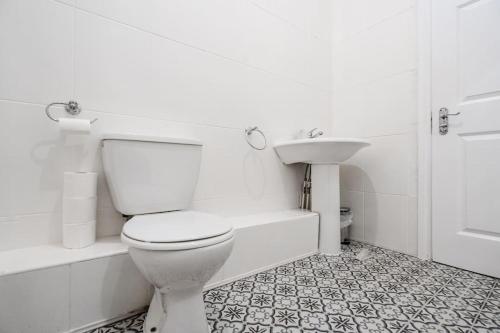 City Edge Stay with Car park, Perfect for Contractors, Professionals, Relocators Huge Long Term Savings, Liverpool (photo 4)