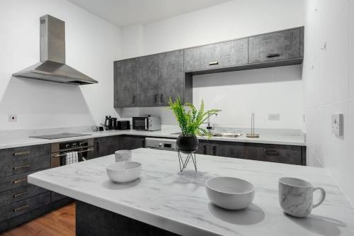 City Edge Stay with Car park, Perfect for Contractors, Professionals, Relocators Huge Long Term Savings, Liverpool (photo 5)