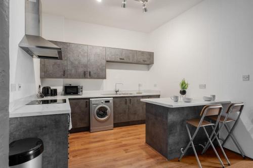City Edge Stay with Car park, Perfect for Contractors, Professionals, Relocators Huge Long Term Savings, Liverpool (photo 9)