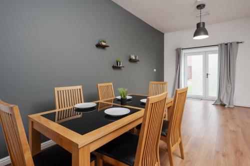 City Edge Stay with Car park, Perfect for Contractors, Professionals, Relocators Huge Long Term Savings, Liverpool (photo 10)
