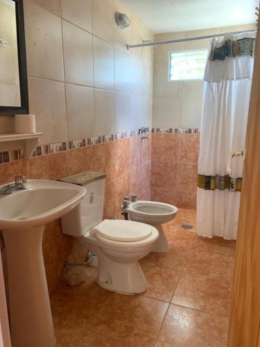 2 bedrooms, 6 beds