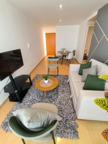 Three-Bedroom Apartment with View image 8